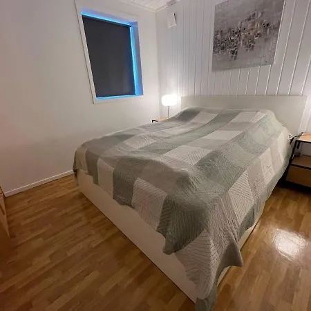 Stunning 2-bed In Near Airport *