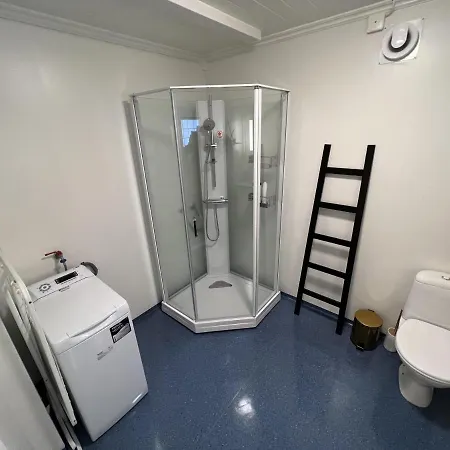 Stunning 2-bed In Near Airport Appartement *